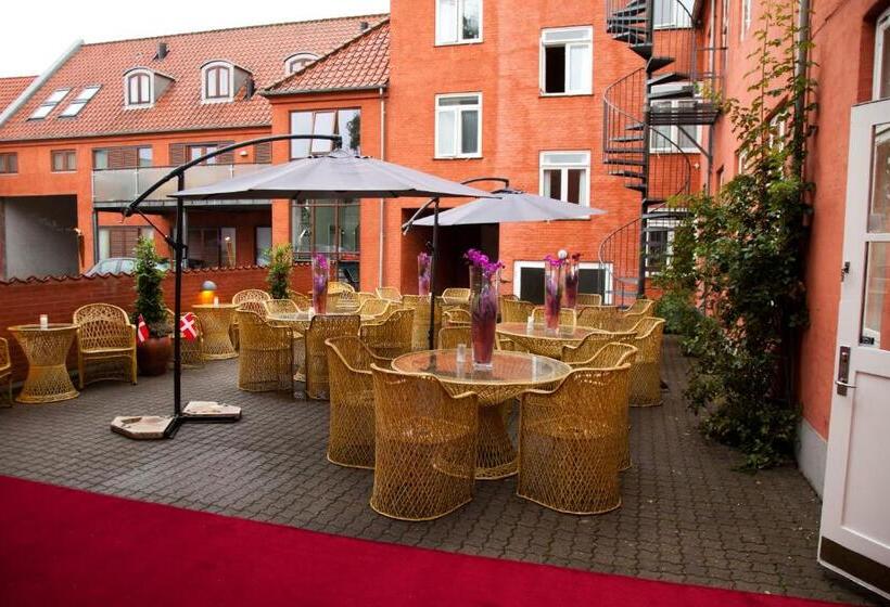 Отель Harmonien