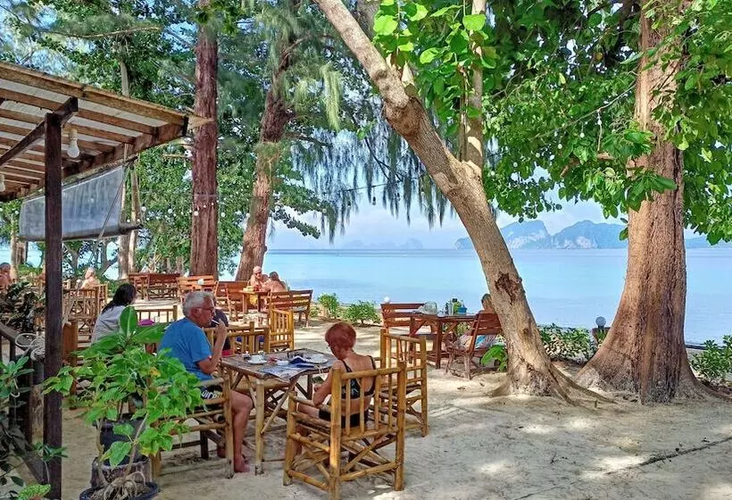 Kradan Beach Resort