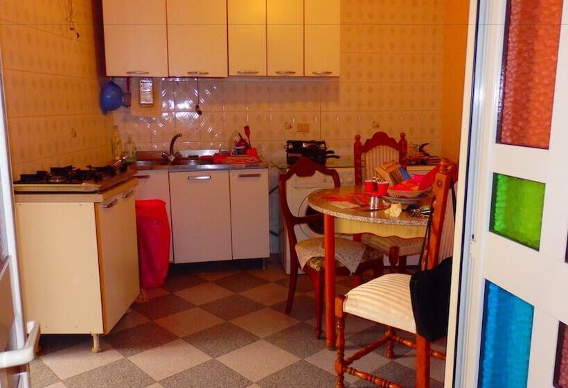 פנסיון Naples Is Your Home