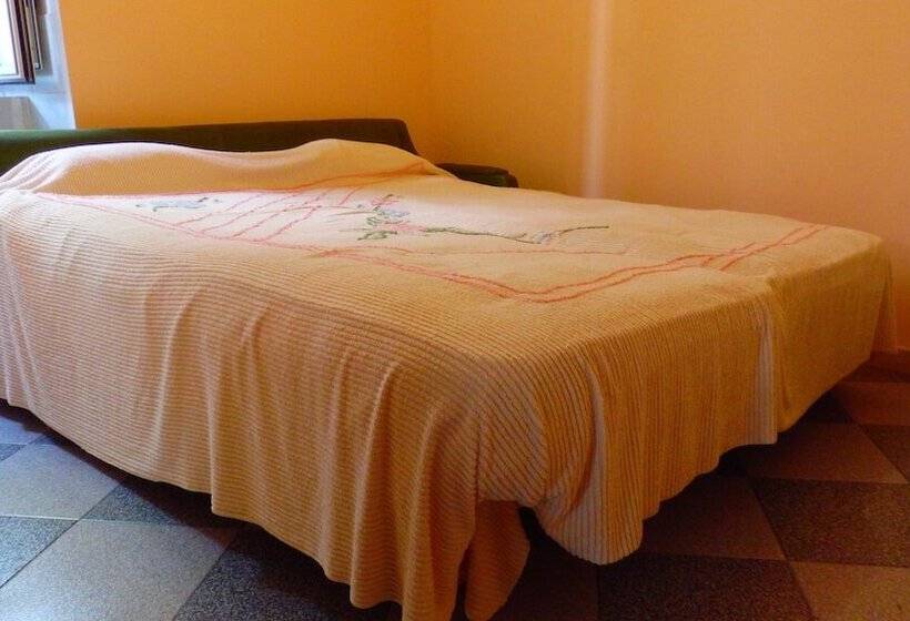 פנסיון Naples Is Your Home