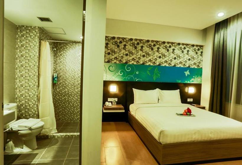 בית מלון כפרי Evo  Pekanbaru