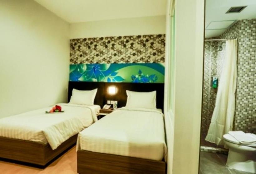 בית מלון כפרי Evo  Pekanbaru