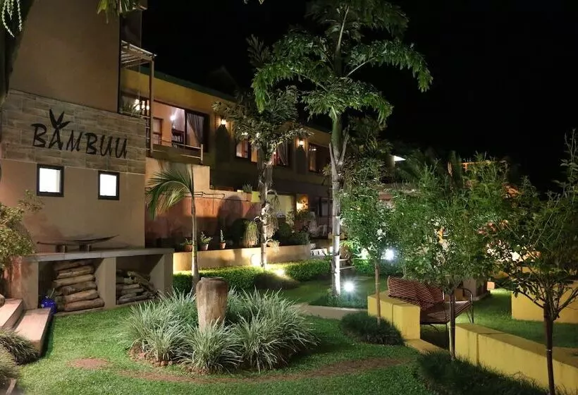 ホテル Bambuu Lakeside Lodge
