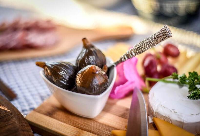 ホテル Bambuu Lakeside Lodge