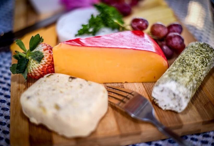 ホテル Bambuu Lakeside Lodge