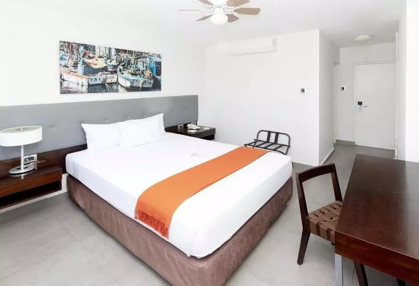 هتل Casa Andina Standard Talara
