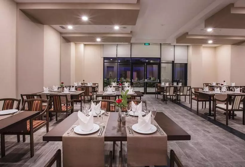 Hotelli Korumar Ephesus Beach & Spa Resort - Ultra All Inclusive