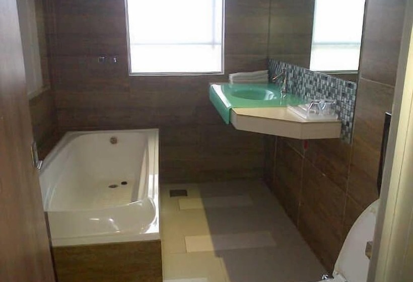 Space Hotel By Papaho