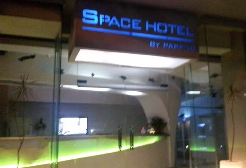 Space Hotel By Papaho