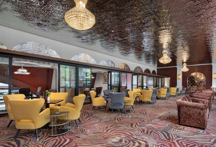 Otel Wyndham Garden Chengdu Huashuiwan