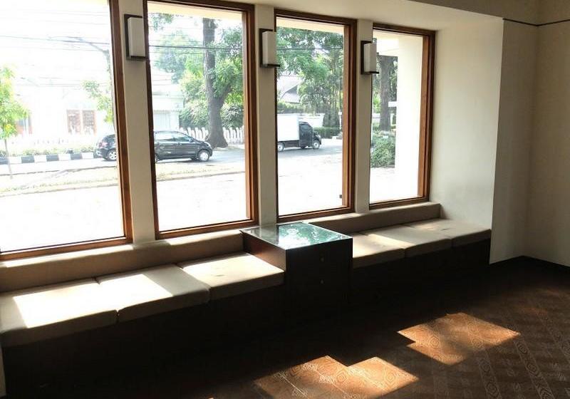 Hotel Zen Rooms Cipaganti