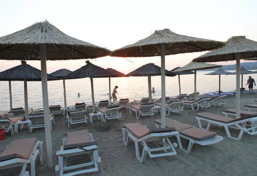 Meliton Inn Hotel & Suites By The Beach