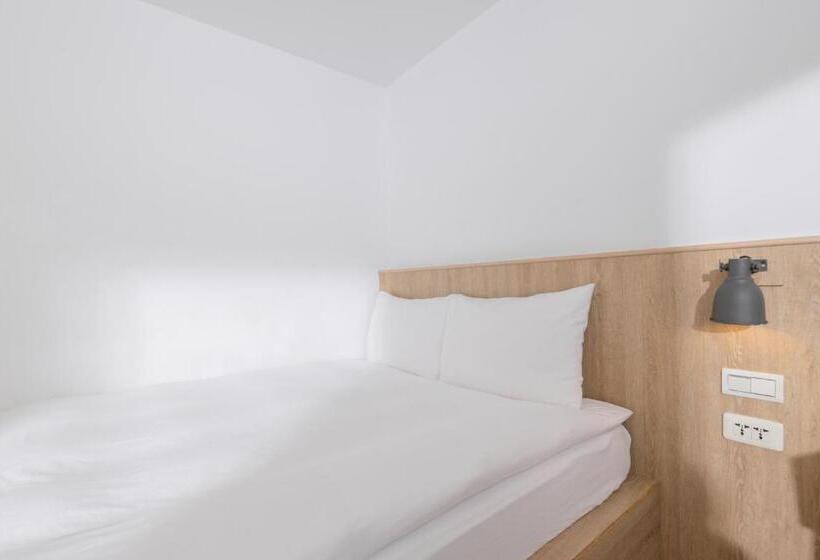 Owlstay Flip Flop Hostel Garden