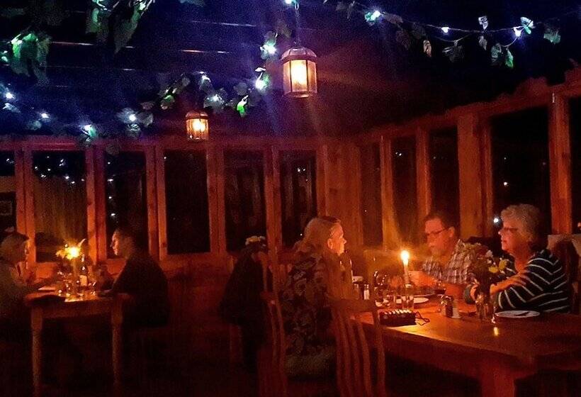 ペンション Sycamore Avenue Treehouses & Cottages Accommodation