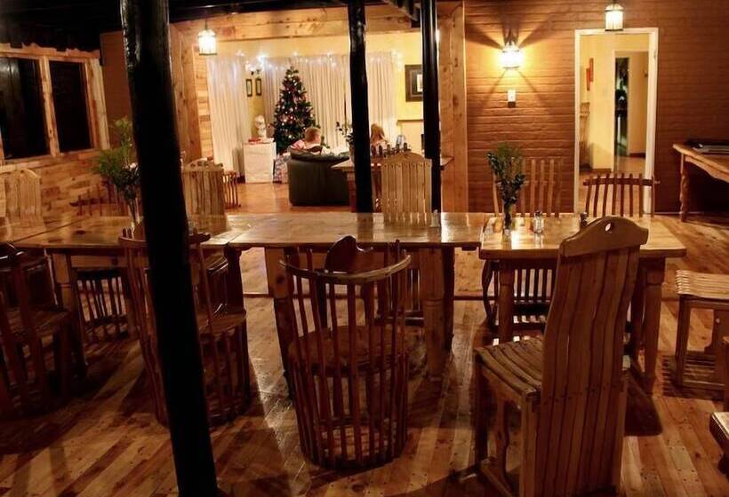 ペンション Sycamore Avenue Treehouses & Cottages Accommodation