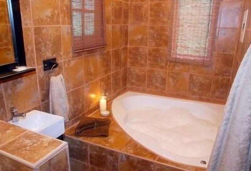 ペンション Sycamore Avenue Treehouses & Cottages Accommodation