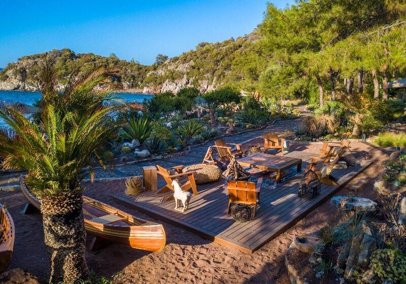 Отель Ada Capra