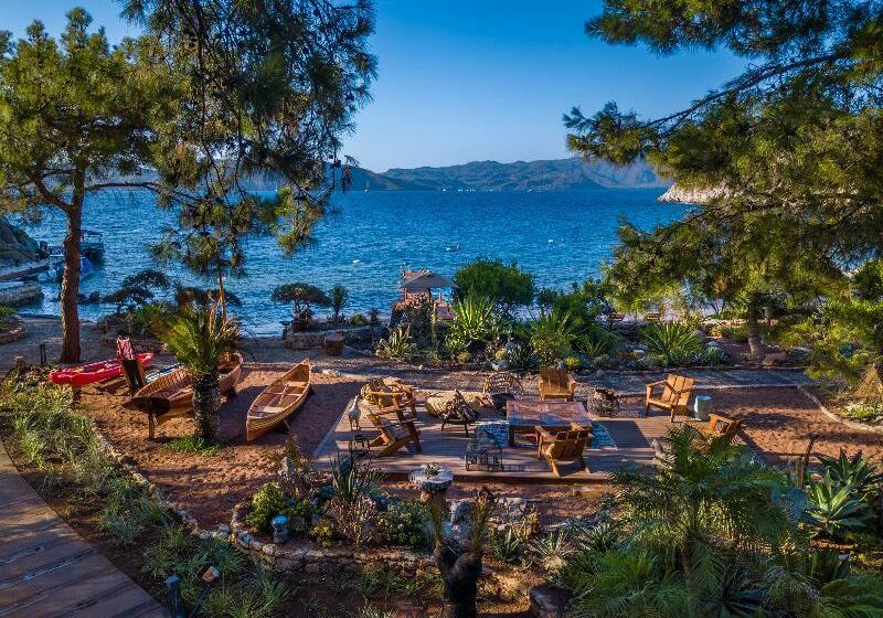 Отель Ada Capra