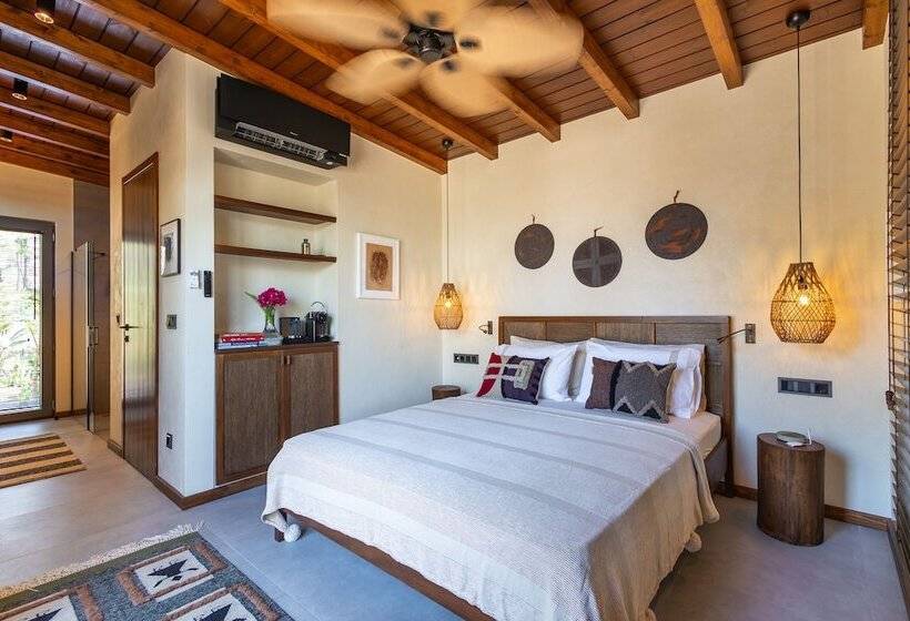 Отель Ada Capra