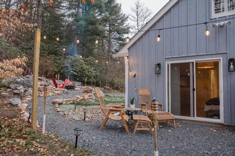 Hotelli Cowry Acres - The First House Villa