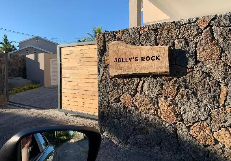 هتل Jolly's Rock