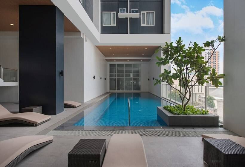 هتل The Suites At Torre Lorenzo Malate - Managed By The Ascott Limited