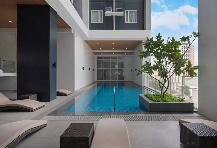 هتل The Suites At Torre Lorenzo Malate - Managed By The Ascott Limited