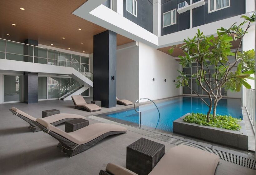 هتل The Suites At Torre Lorenzo Malate - Managed By The Ascott Limited