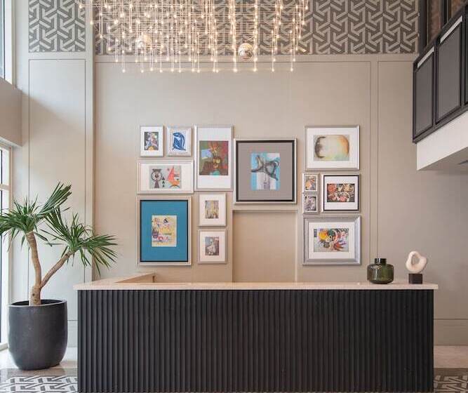 هتل The Suites At Torre Lorenzo Malate - Managed By The Ascott Limited