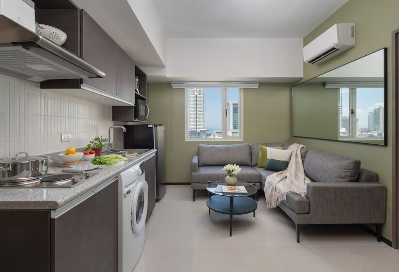 هتل The Suites At Torre Lorenzo Malate - Managed By The Ascott Limited