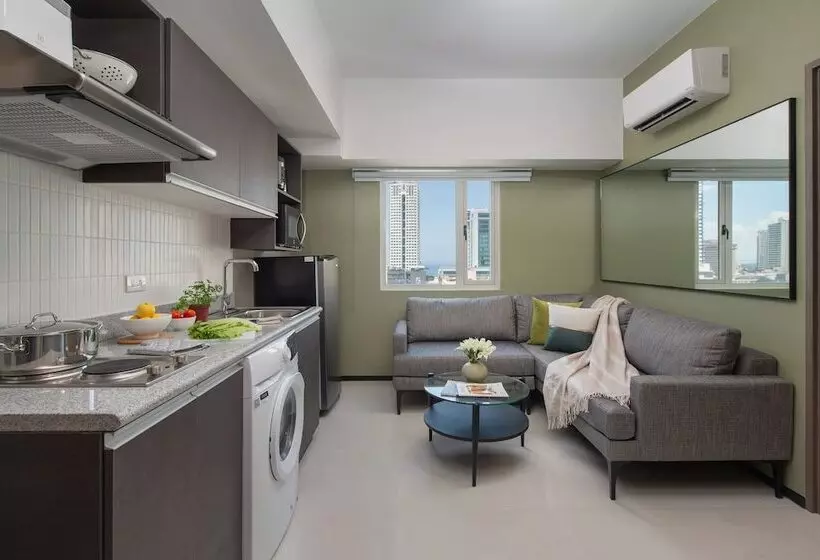 هتل The Suites At Torre Lorenzo Malate - Managed By The Ascott Limited