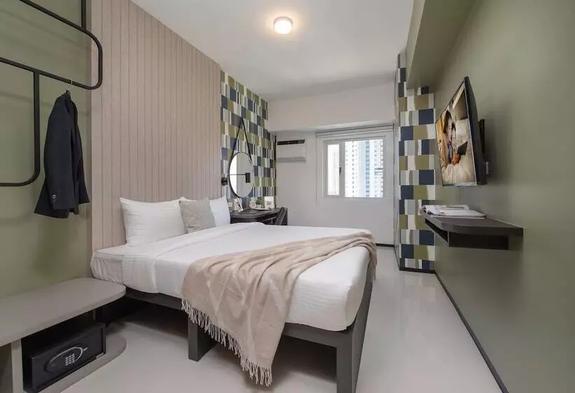 هتل The Suites At Torre Lorenzo Malate - Managed By The Ascott Limited