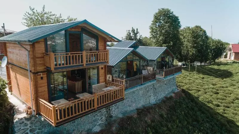 Hotelli Yali Suit Bungalov