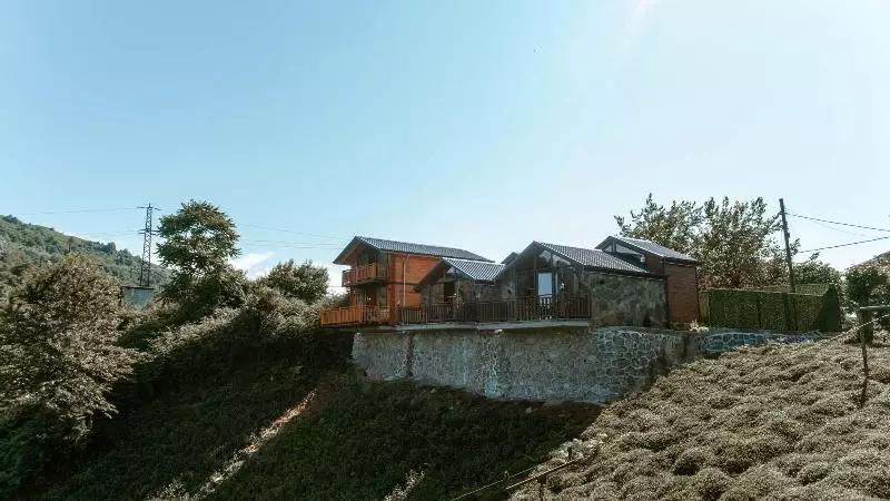 Hotelli Yali Suit Bungalov