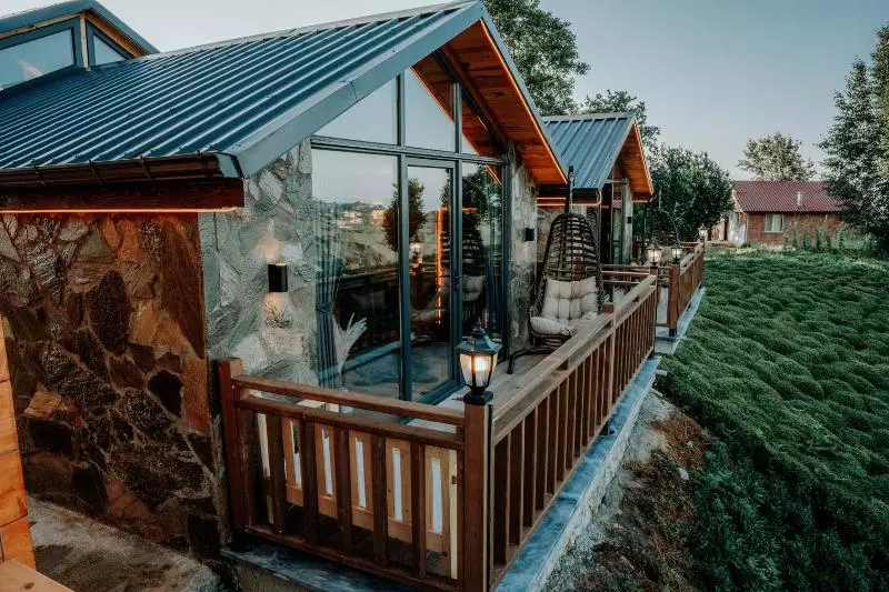 Hotelli Yali Suit Bungalov