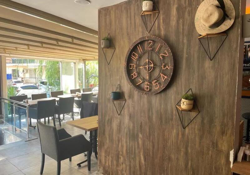 בית מלון כפרי The Temple