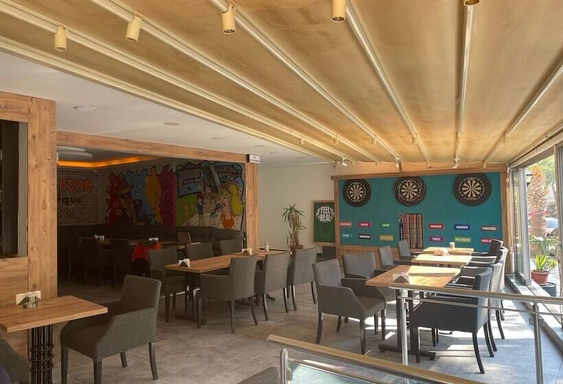 בית מלון כפרי The Temple