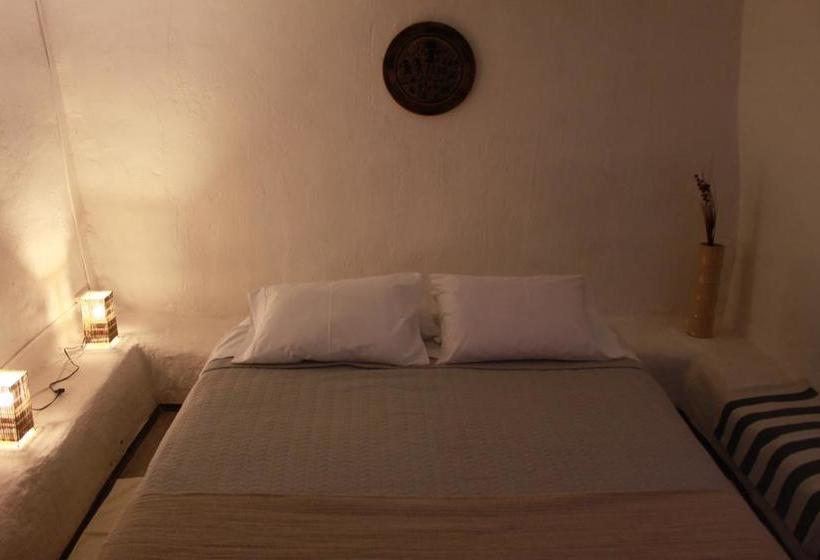 تختخواب و صبحانه Hard Road Atacama