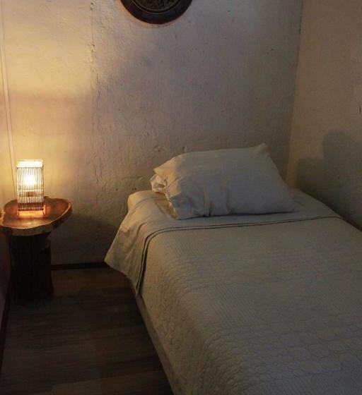 تختخواب و صبحانه Hard Road Atacama