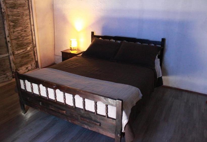 تختخواب و صبحانه Hard Road Atacama