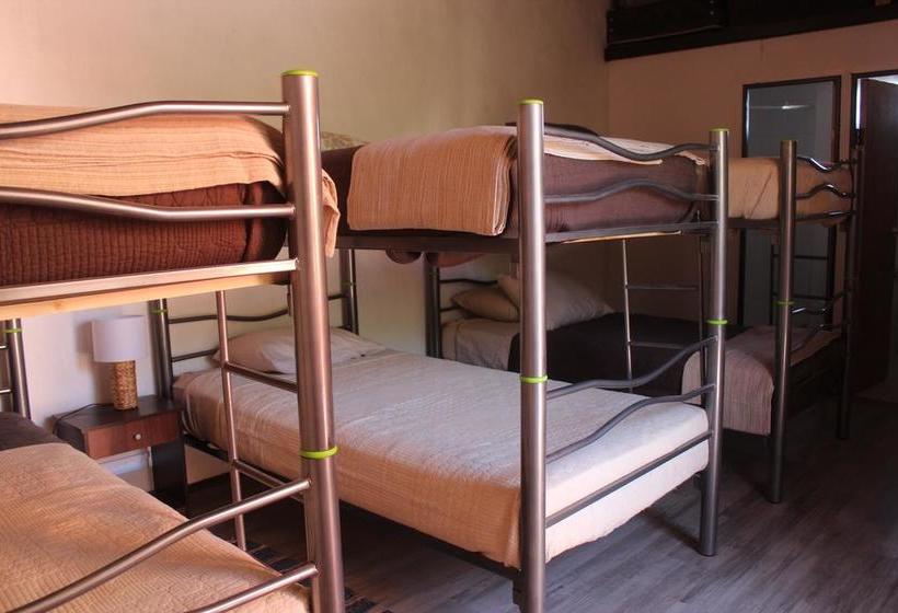 تختخواب و صبحانه Hard Road Atacama