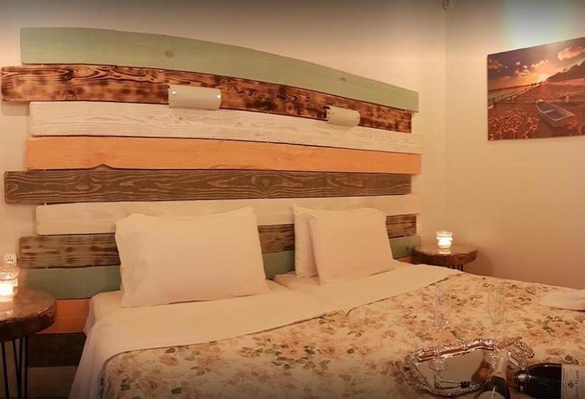 ホテル Mary Helen Apartments