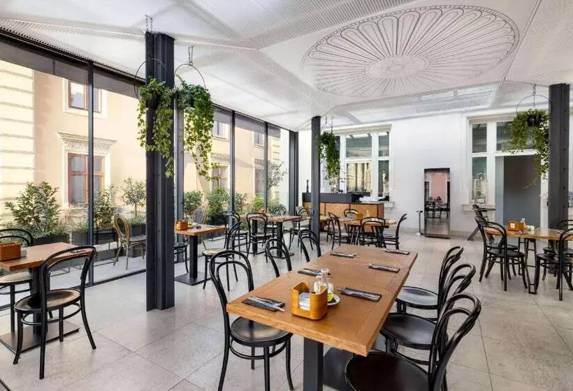 هتل Wyndham Grand Krakow Old Town
