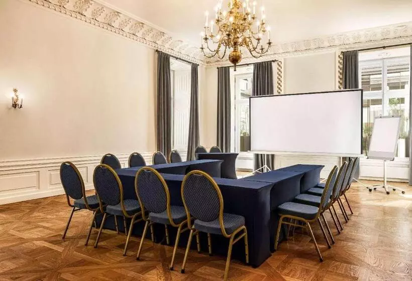 هتل Wyndham Grand Krakow Old Town