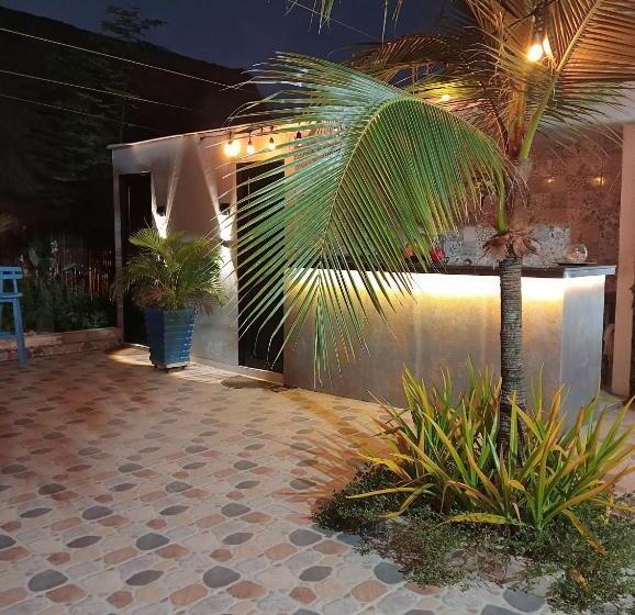 בית מלון כפרי Sunset Beach