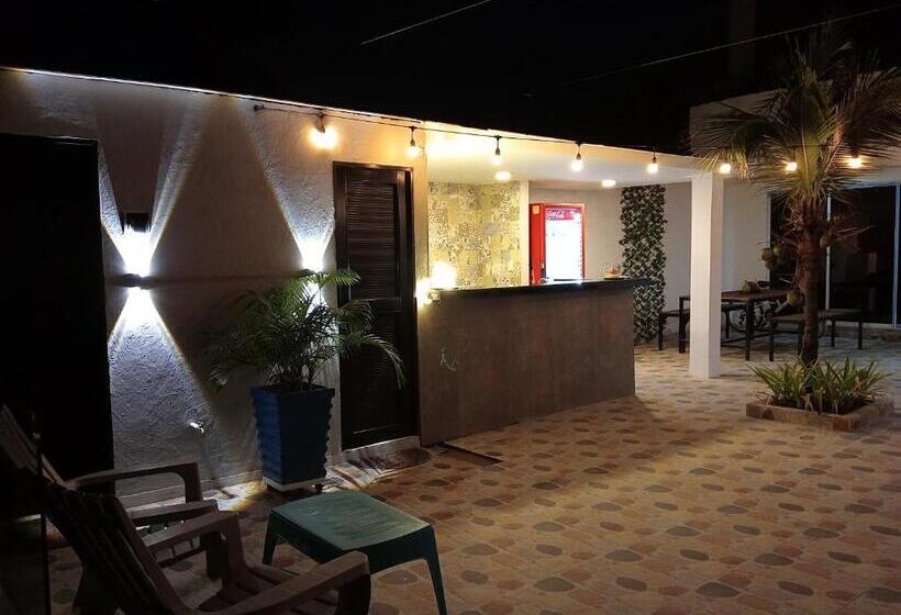 בית מלון כפרי Sunset Beach