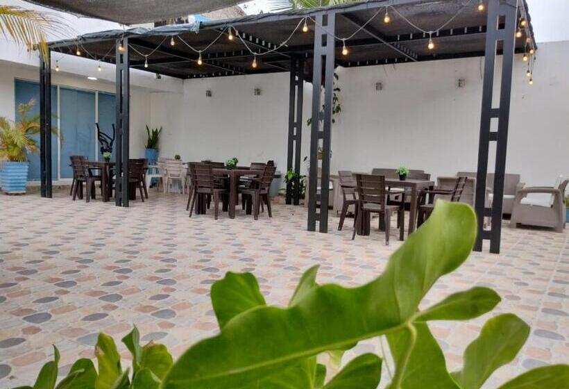 בית מלון כפרי Sunset Beach