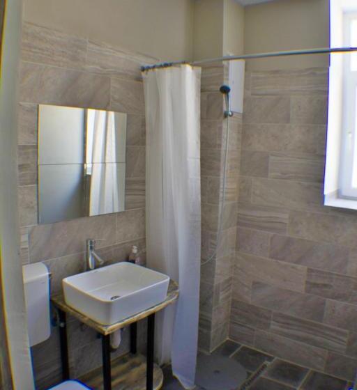 هاستل Cloud 9 Living