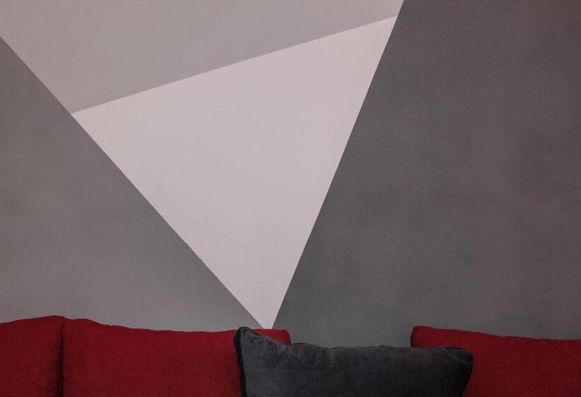 هاستل Cloud 9 Living