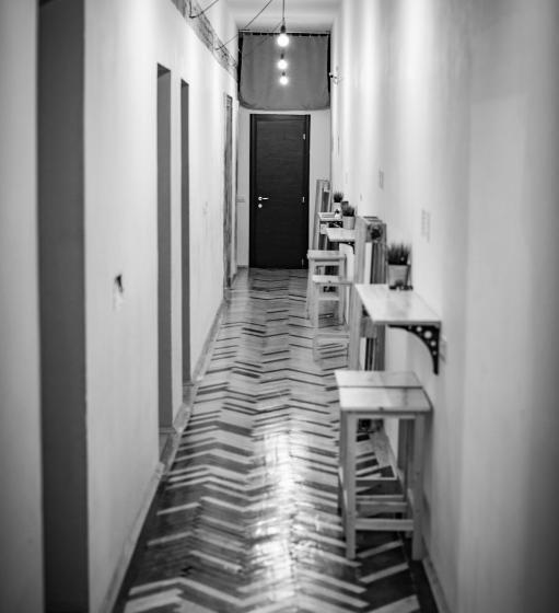 هاستل Cloud 9 Living